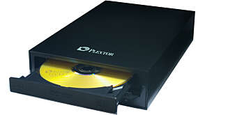 EKSTERNT: Plextor PX-830UF er en ekstern DVD-spiller som kan brukes til å installere Windows på en mini-PC uten optisk drev. Men en minnepinne på 4 GB gjør samme nytten til mye lavere pris. EKSTERNT: Plextor PX-830UF er en ekstern DVD-spiller som kan brukes til å installere Windows på en mini-PC uten optisk drev. Men en minnepinne på 4 GB gjør samme nytten til mye lavere pris.