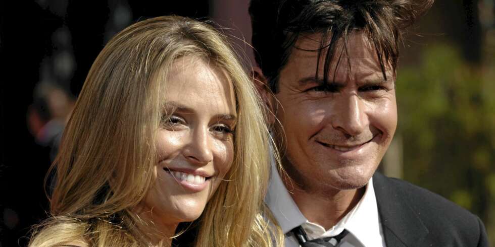 FOR FÅ I SENGEN?: Charlie Sheen og Brooke Mueller skal ha invitert opptl flere kvinner opp i ektesengen. FOR FÅ I SENGEN?: Charlie Sheen og Brooke Mueller skal ha invitert opptl flere kvinner opp i ektesengen.