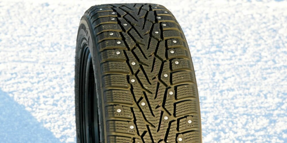 FINSK FINESSE: Nokian Hakkapeliitta 7 er det beste dekket på snø og is. På asfalt presterer det derimot moderat. FINSK FINESSE: Nokian Hakkapeliitta 7 er det beste dekket på snø og is. På asfalt presterer det derimot moderat.