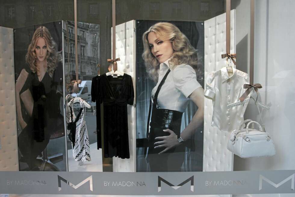 BILLIG-STJERNE: Madonna gjorde en gjesteopptreden som designer for Hennes & Mauritz i 2007. BILLIG-STJERNE: Madonna gjorde en gjesteopptreden som designer for Hennes & Mauritz i 2007.
