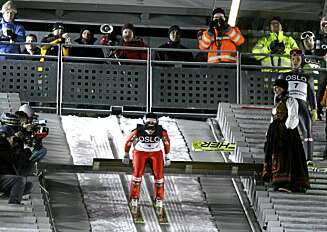 FRYKTLØS: Anette Sagen innviet "Nye" Holmenkollen, og fikk selv en fornying med Kanal FEM. FRYKTLØS: Anette Sagen innviet "Nye" Holmenkollen, og fikk selv en fornying med Kanal FEM.