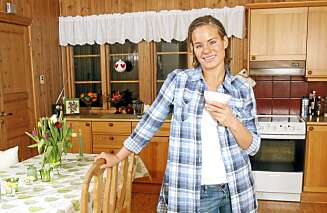 KLAR FOR KJØKKENKOS: ¿ Jeg er kanskje ikke en gourmetkokk, men jeg klarer alltid å raske sammen noe som smaker godt, smiler Tone Gudrun. KLAR FOR KJØKKENKOS: ¿ Jeg er kanskje ikke en gourmetkokk, men jeg klarer alltid å raske sammen noe som smaker godt, smiler Tone Gudrun.