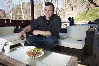 MATAUK-MANN: Masterchefdeltaker Sigmund Rose lager mat hjemme, av fisk og sjømat han henter i havet. MATAUK-MANN: Masterchefdeltaker Sigmund Rose lager mat hjemme, av fisk og sjømat han henter i havet.
