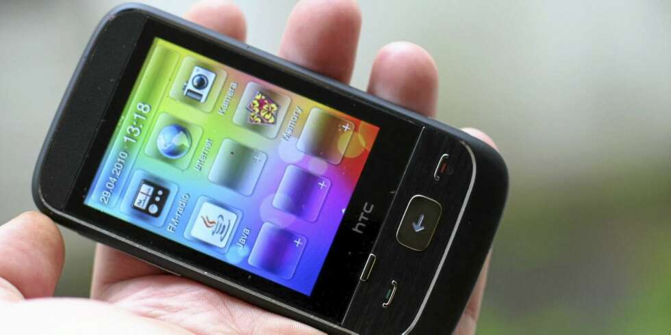 LITEN: HTC Smart er en liten og kompakt mobil til en gunstig pris. LITEN: HTC Smart er en liten og kompakt mobil til en gunstig pris.