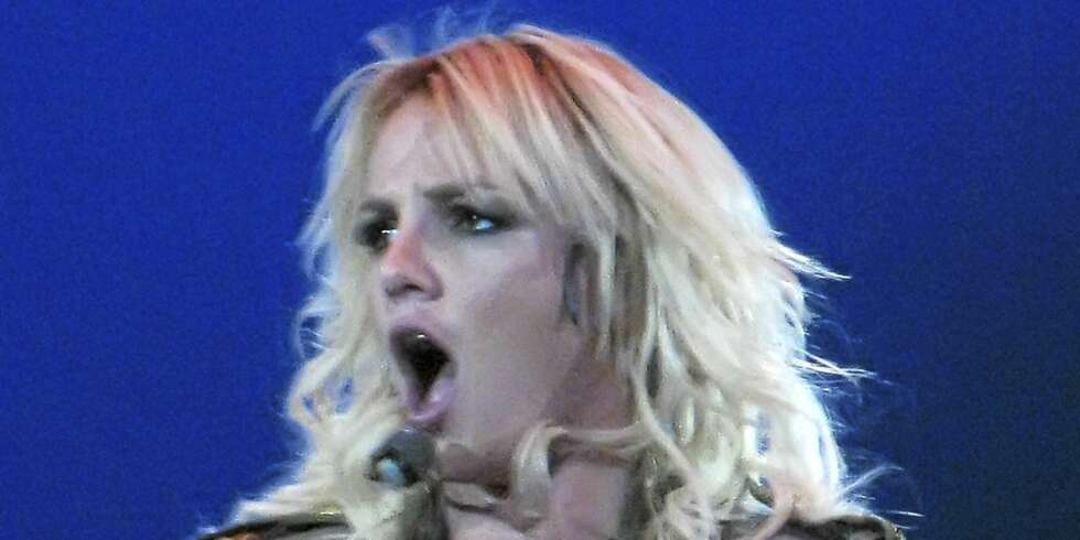 TELEFON-TABBE: Britney ville ikke ha med megahiten Telephone på sitt album, noe som gjorde den tilgjengelig for Lady Gaga. TELEFON-TABBE: Britney ville ikke ha med megahiten Telephone på sitt album, noe som gjorde den tilgjengelig for Lady Gaga.