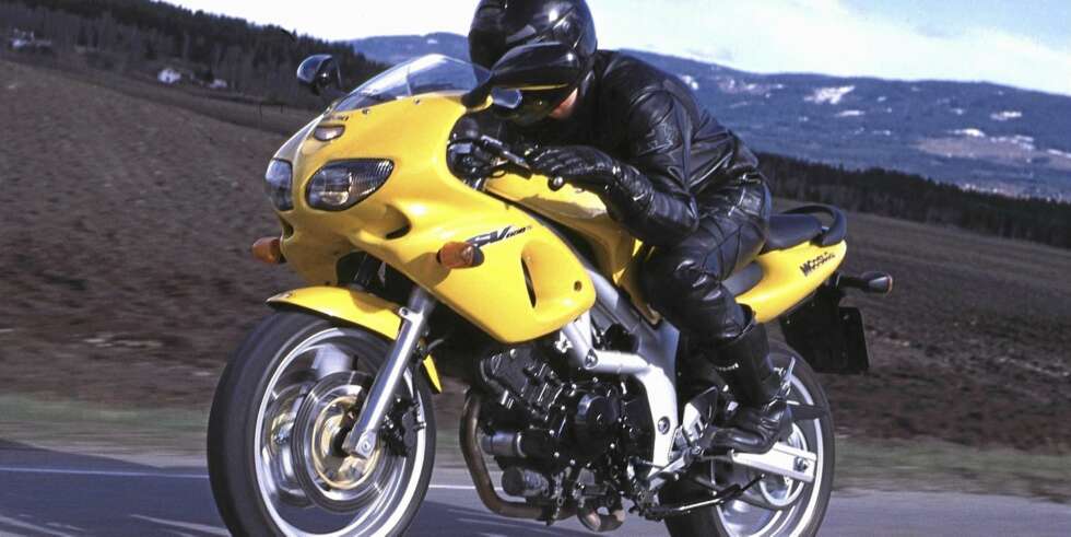 SPORTSTWIN: På slutten av 1990-tallet, lanserte Suzuki sin SV 650-modell. En lett og leken sykkel med sporty egenskaper. Begrenset komfort men mye kjøreglede for pengene. SPORTSTWIN: På slutten av 1990-tallet, lanserte Suzuki sin SV 650-modell. En lett og leken sykkel med sporty egenskaper. Begrenset komfort men mye kjøreglede for pengene.