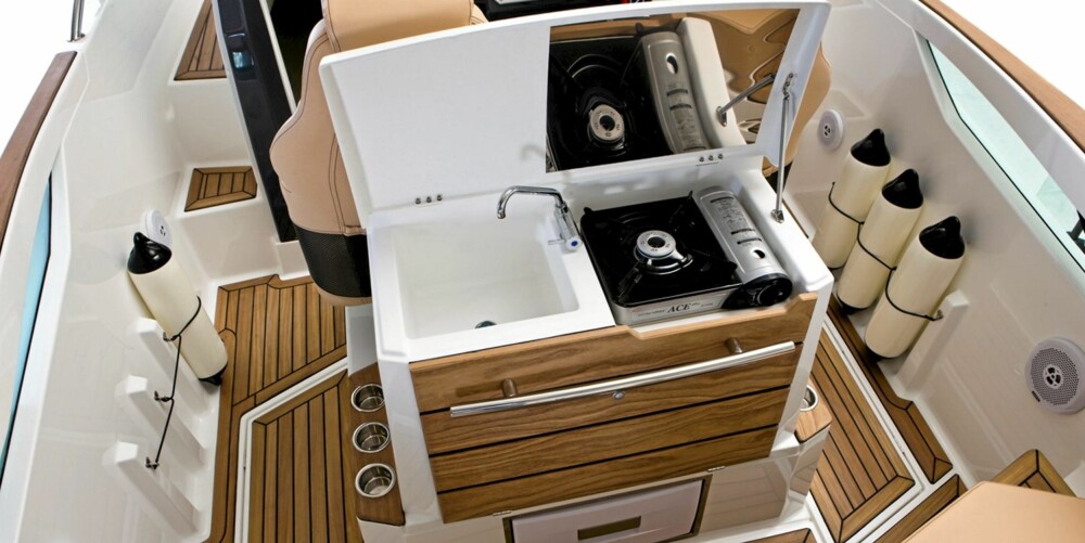 TILPASSET: For de såkalte «sun-deck»-modellene passer dette supert. TILPASSET: For de såkalte «sun-deck»-modellene passer dette supert.