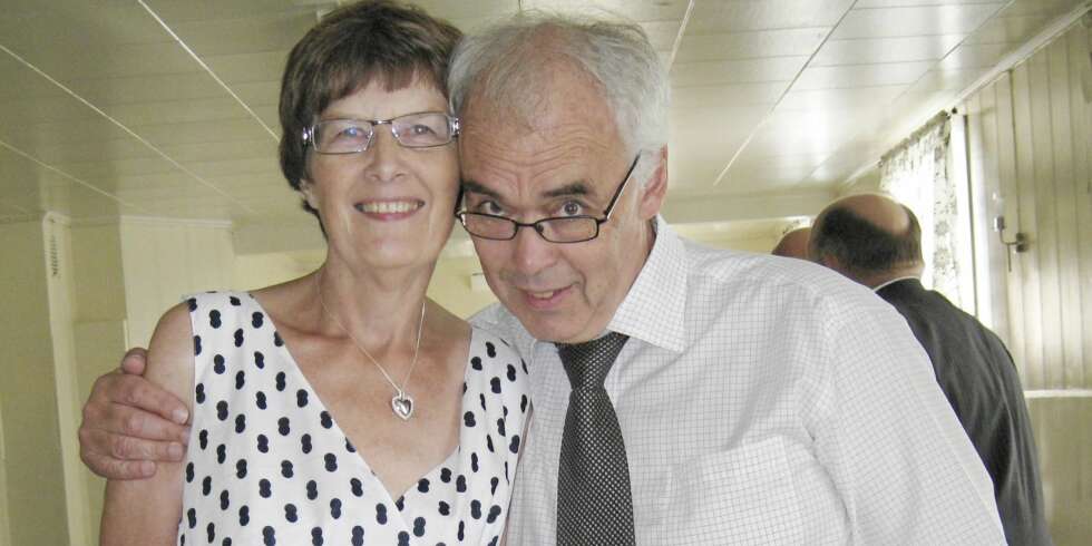 ET FINT LIV: Anne Kari og Tor Arne på hennes 60-årsdag for to år siden. Det var en fin dag; Anne Karis personlighet hadde ennå ikke forandret seg så mye. ET FINT LIV: Anne Kari og Tor Arne på hennes 60-årsdag for to år siden. Det var en fin dag; Anne Karis personlighet hadde ennå ikke forandret seg så mye.