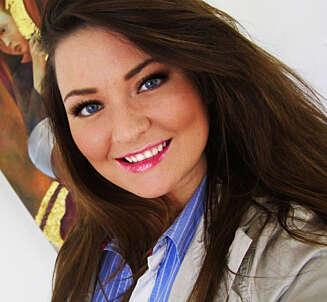 Martine (19) Martine (19)