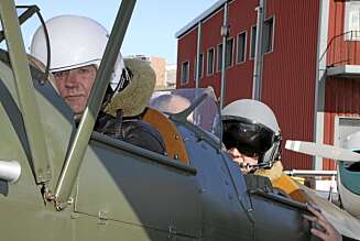 READY FOR TAKEOFF: Over 70 år har gått siden karene satt seg bak stikka på tilsvarende fly flrste gang. READY FOR TAKEOFF: Over 70 år har gått siden karene satt seg bak stikka på tilsvarende fly flrste gang.