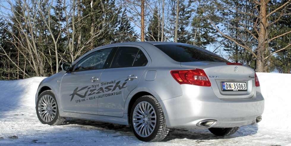 PÅKOSTET: Suzuki Kizashi har veldig mye utstyr som standard, i tillegg til en drivlinje som skulle dekke svært manges ønskeliste. PÅKOSTET: Suzuki Kizashi har veldig mye utstyr som standard, i tillegg til en drivlinje som skulle dekke svært manges ønskeliste.