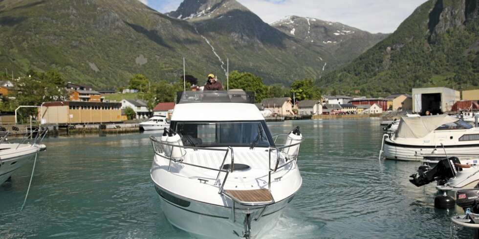 ROSENDAL: Gjestehavna i Rosendal ligger ikke langt unna Baroniet i Rosendal. ROSENDAL: Gjestehavna i Rosendal ligger ikke langt unna Baroniet i Rosendal.