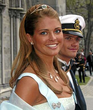 NÆRT KNYTTET: Prins Carl Philip og prinsesse Madeleine har alltid stått hverandre veldig nær. Han har vært en god støtte for sin søster etter hennes brudd med Jonas. Her er søskenparet i Nidarosdomen under prinsesse Märtha Louise og Ari Behns bryllup i 2002. NÆRT KNYTTET: Prins Carl Philip og prinsesse Madeleine har alltid stått hverandre veldig nær. Han har vært en god støtte for sin søster etter hennes brudd med Jonas. Her er søskenparet i Nidarosdomen under prinsesse Märtha Louise og Ari Behns bryllup i 2002.