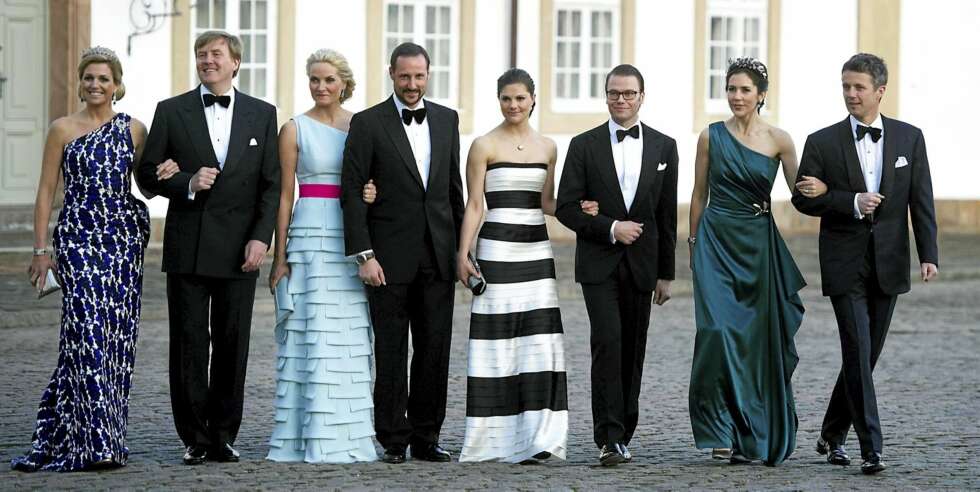 KOLLEGER: Her er tronfølgerparene fra Nederland (Maxima og Willem-Alexander), Norge (Mette-Marit og Haakon), Sverige (Victoria og hennes Daniel Westling) og Danmark (Mary og Frederik). KOLLEGER: Her er tronfølgerparene fra Nederland (Maxima og Willem-Alexander), Norge (Mette-Marit og Haakon), Sverige (Victoria og hennes Daniel Westling) og Danmark (Mary og Frederik).