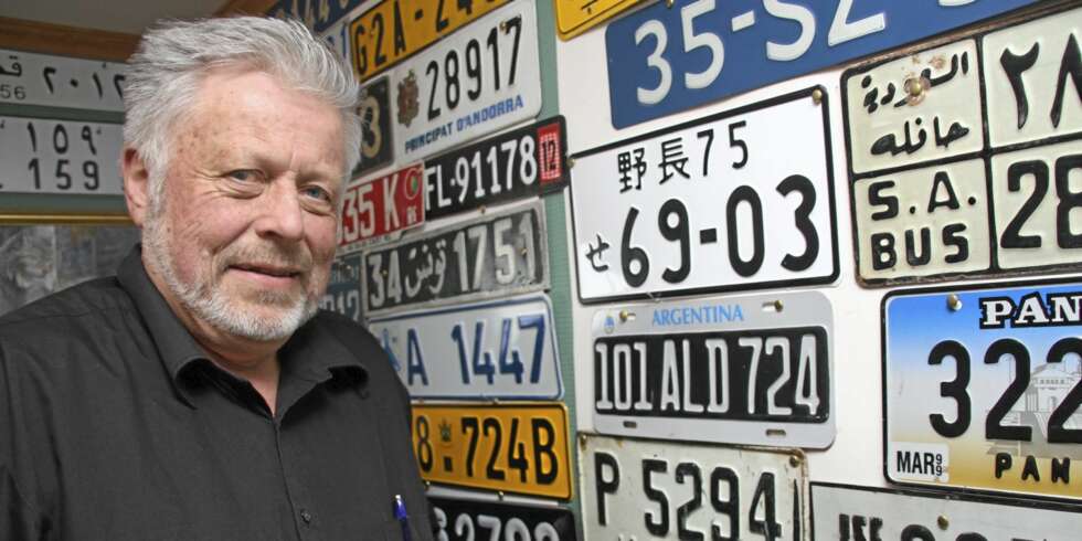 SAMLER PÅ SKILT: Hans Magne Enger (60) utgjør omkring 20 prosent av Norges skiltsamlere. SAMLER PÅ SKILT: Hans Magne Enger (60) utgjør omkring 20 prosent av Norges skiltsamlere.