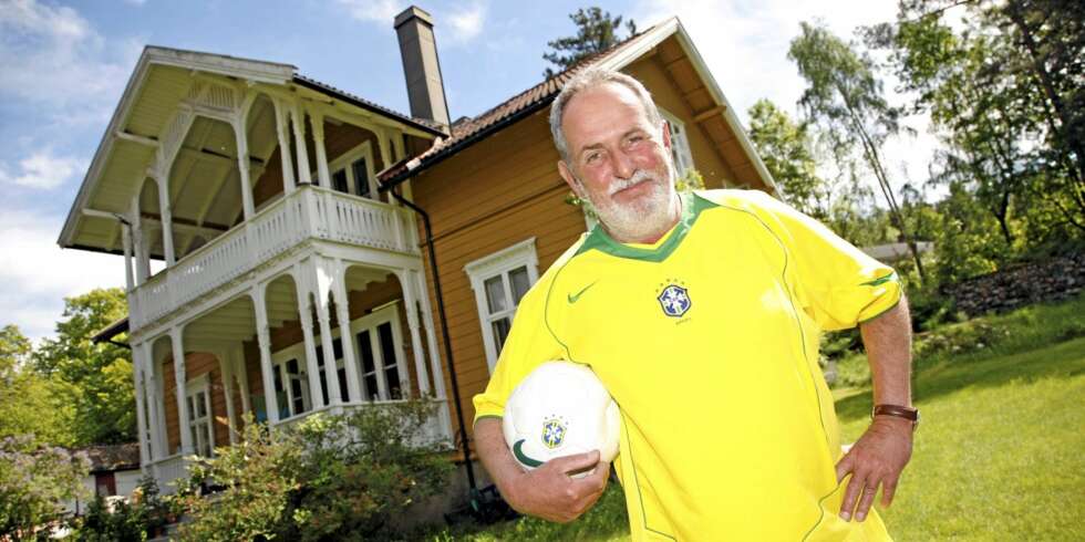 LIKER VARME LAND: At Jon Michelets hjerte banker varmt for Brasil, kommer kanskje ikke som noen bombe, men også afrikanske landslag står høyt i kurs hos forfatteren. LIKER VARME LAND: At Jon Michelets hjerte banker varmt for Brasil, kommer kanskje ikke som noen bombe, men også afrikanske landslag står høyt i kurs hos forfatteren.