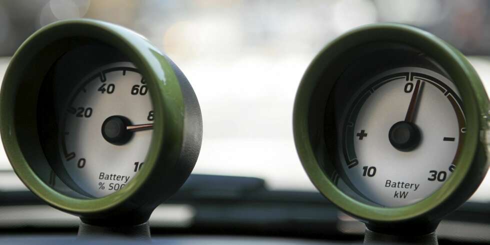 GOD OVERSIKT: Målerne viser til enhver tid hvor mye energi man bruker og hvior mye man regenerer. GOD OVERSIKT: Målerne viser til enhver tid hvor mye energi man bruker og hvior mye man regenerer.