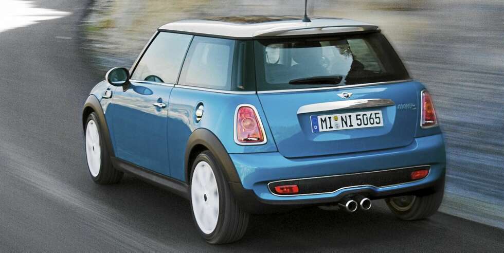 Mini - enten som One, Cooper, Cooper S, kabriolet eller i enda råere ham - treffer godt. Nummer 27 på kul-listen, og øverst av folkebilene. Mini - enten som One, Cooper, Cooper S, kabriolet eller i enda råere ham - treffer godt. Nummer 27 på kul-listen, og øverst av folkebilene.