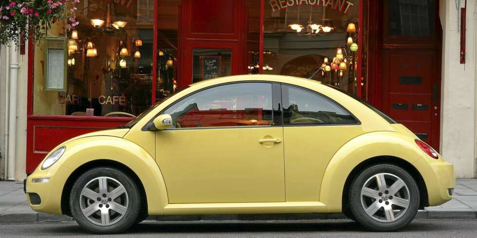 Noen synes at VW Beetle er litt vel feminin. Ganske mange synes den er kul! Noen synes at VW Beetle er litt vel feminin. Ganske mange synes den er kul!