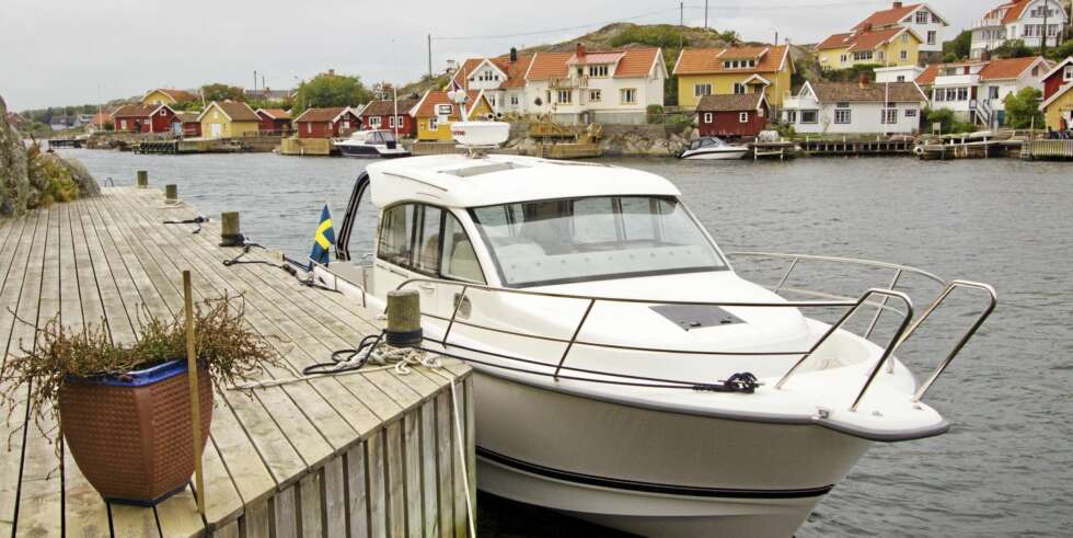 GOD PLASS: En turbåt som Nimbus 335 har god plass på bryggen i Kyrkesund. GOD PLASS: En turbåt som Nimbus 335 har god plass på bryggen i Kyrkesund.