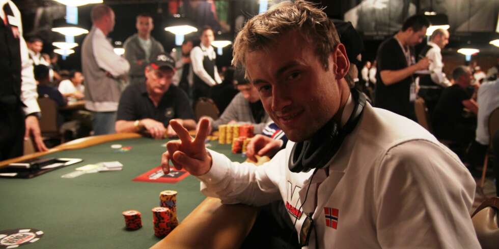 KLARTE DET! Petter Northug er i pengepremiene i Main Event 2010. Det hadde han bare 10% sjanse til da han møtte opp i Vegas. KLARTE DET! Petter Northug er i pengepremiene i Main Event 2010. Det hadde han bare 10% sjanse til da han møtte opp i Vegas.