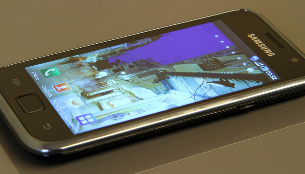 RÅTASS: Samsung Galaxy S er den beste mobilen på markedet, skriver vår anmelder. Foto: RÅTASS: Samsung Galaxy S er den beste mobilen på markedet, skriver vår anmelder. Foto: