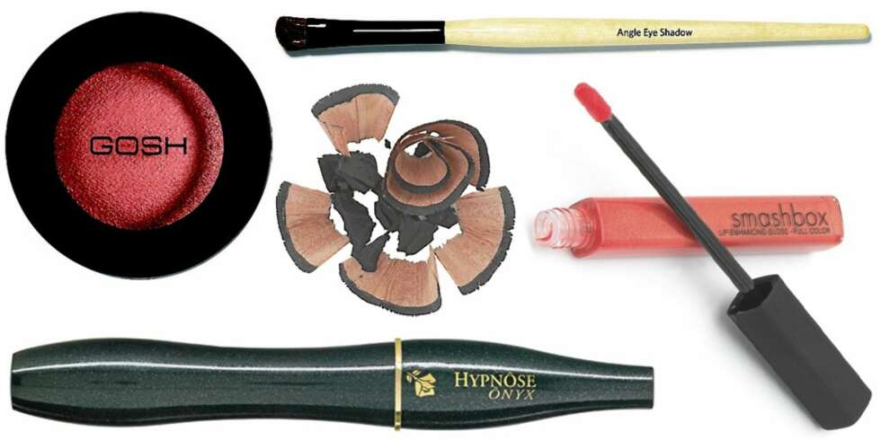 FRA VENSTRE: Gosh Glamorous Eyeshadow Copper (kr 89), Lancôme Hypnose Onyx (kr 250), Elizabeth Arden power Pencil Smokey Black (kr 125), Bobbi Brown Angle Brush (kr 190), Smashbox Gloss Flash (kr 190). FRA VENSTRE: Gosh Glamorous Eyeshadow Copper (kr 89), Lancôme Hypnose Onyx (kr 250), Elizabeth Arden power Pencil Smokey Black (kr 125), Bobbi Brown Angle Brush (kr 190), Smashbox Gloss Flash (kr 190).