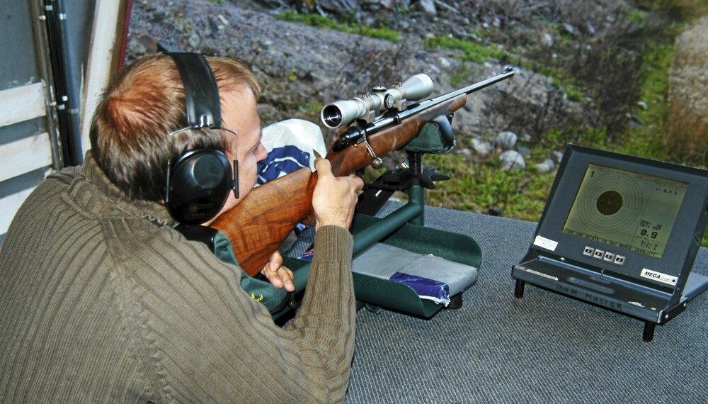 BLI DUS MED BØRSA: Ta fram våpnene, se over dem og tørrtren. Alt dette gjør deg mer kjent med våpnene dine, noe som gjør deg til en bedre skytter. BLI DUS MED BØRSA: Ta fram våpnene, se over dem og tørrtren. Alt dette gjør deg mer kjent med våpnene dine, noe som gjør deg til en bedre skytter.