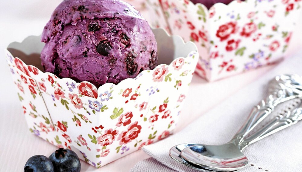 Bedre blåbæris får du ikke, og enklere dessert finnes knapt. Bedre blåbæris får du ikke, og enklere dessert finnes knapt.