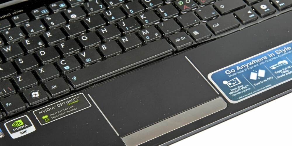 NEI: Asus er enda en produsent som har valg å ta et steg tilbake når det kommer til musetastene ved å ikke skille dem fysisk. I tillegg er de noe harde. NEI: Asus er enda en produsent som har valg å ta et steg tilbake når det kommer til musetastene ved å ikke skille dem fysisk. I tillegg er de noe harde.