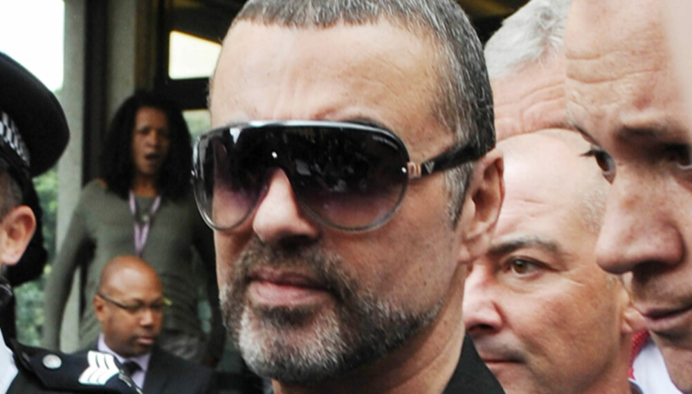 WHAM BAM: Fire uker i buret for George Michael etter at han kolliderte i en fotobutikk i påvirket tilstand. WHAM BAM: Fire uker i buret for George Michael etter at han kolliderte i en fotobutikk i påvirket tilstand.