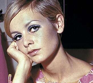 MOTEIKON: Twiggy. MOTEIKON: Twiggy.