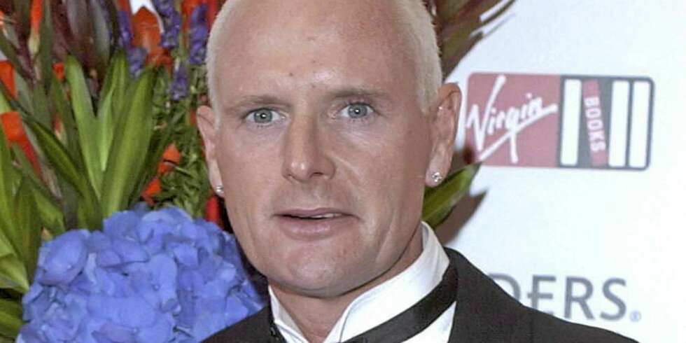 Gazza bør vurdere å slutte å drikke eller å ansette en privatsjåfør . Gazza bør vurdere å slutte å drikke eller å ansette en privatsjåfør .