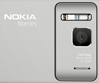 SUPERKAMERA: Kameraet på Nokia N8 stiller i en klasse for seg selv. Oppløsningen er på 12 megapiksler og objektivet er fra Carl Zeiss. SUPERKAMERA: Kameraet på Nokia N8 stiller i en klasse for seg selv. Oppløsningen er på 12 megapiksler og objektivet er fra Carl Zeiss.