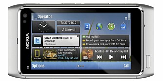BREDDEFORMAT: Ved å bare tillate widgets i en bestemt størrelse kan Symbian^3 snu startskjermen til breddeformat. Vi hadde foretrukket muligheten for større widgets. BREDDEFORMAT: Ved å bare tillate widgets i en bestemt størrelse kan Symbian^3 snu startskjermen til breddeformat. Vi hadde foretrukket muligheten for større widgets.