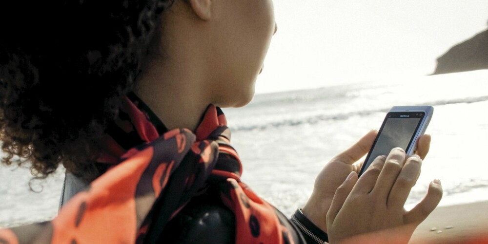 BRA MOBIL: Nokia N8 er uvanlig stilig til Nokia å være, men mangler fortsatt litt på brukeropplevelsen. BRA MOBIL: Nokia N8 er uvanlig stilig til Nokia å være, men mangler fortsatt litt på brukeropplevelsen.