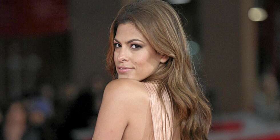 JUKS DEG BRUN: Få en glødende hudtone som Eva Mendes ved å følge tipsene under. JUKS DEG BRUN: Få en glødende hudtone som Eva Mendes ved å følge tipsene under.