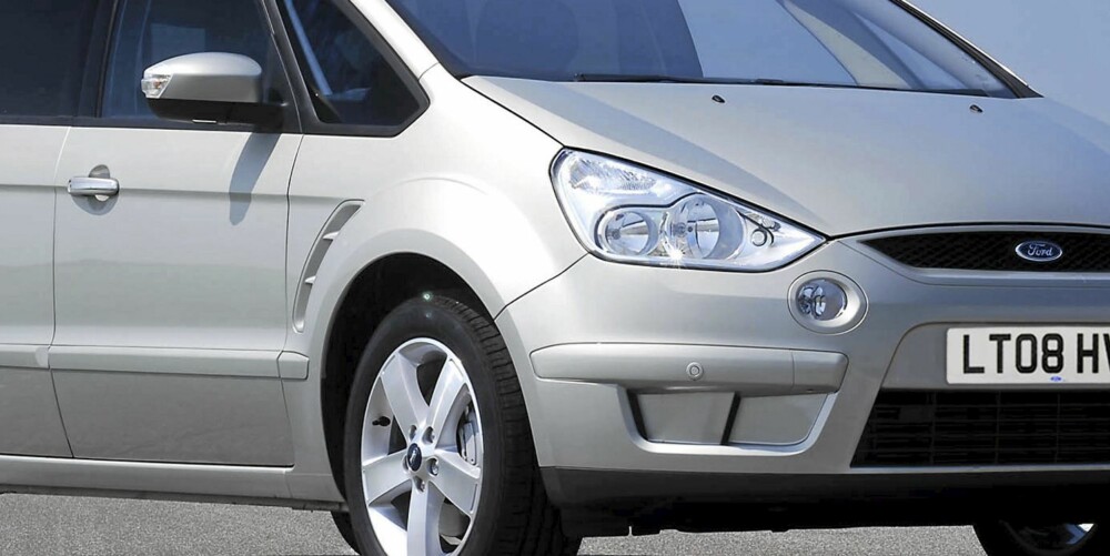 FOR FAMILIEN: Ford S-Max er en glimrende familiebil, men skrudd sammen i Tyskland er den ikke. FOR FAMILIEN: Ford S-Max er en glimrende familiebil, men skrudd sammen i Tyskland er den ikke.