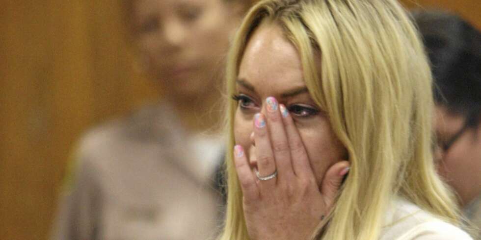 Lindsay Lohan har fått en aggressiv forfølger på nakken. Lindsay Lohan har fått en aggressiv forfølger på nakken.