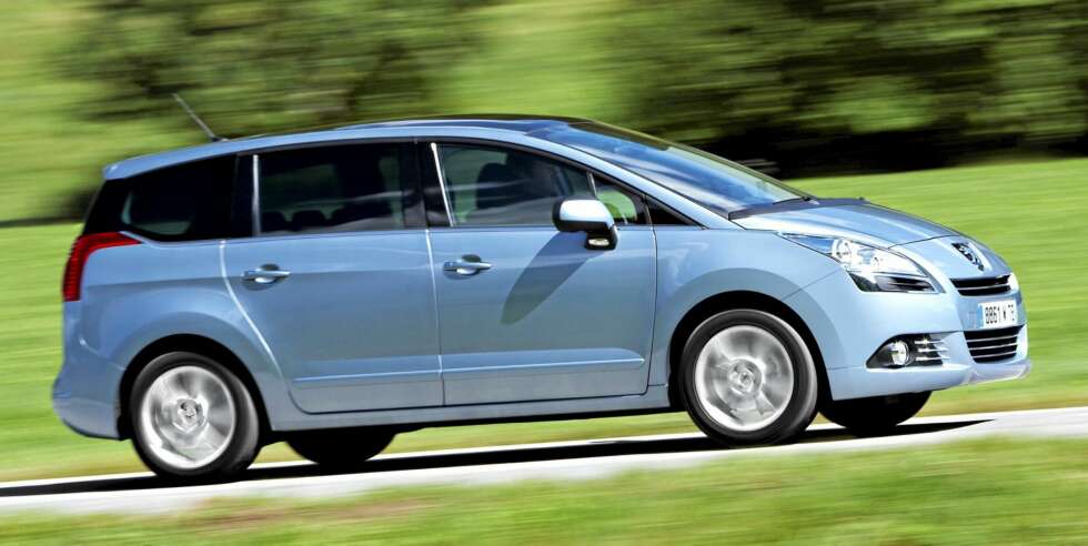 SVÆRT FLEKSIBEL: Seteløsningen er imponerende fleksibel; Peugeot 5008 byr på de fleste gode ideer de andre bilprodusentene har kommet med. SVÆRT FLEKSIBEL: Seteløsningen er imponerende fleksibel; Peugeot 5008 byr på de fleste gode ideer de andre bilprodusentene har kommet med.