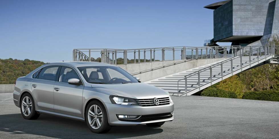 PASSAT XL: Den amerikanske VW Passat er lengre og bredere enn ""vår"". Noe som gir enorm bakseteplass. PASSAT XL: Den amerikanske VW Passat er lengre og bredere enn ""vår"". Noe som gir enorm bakseteplass.