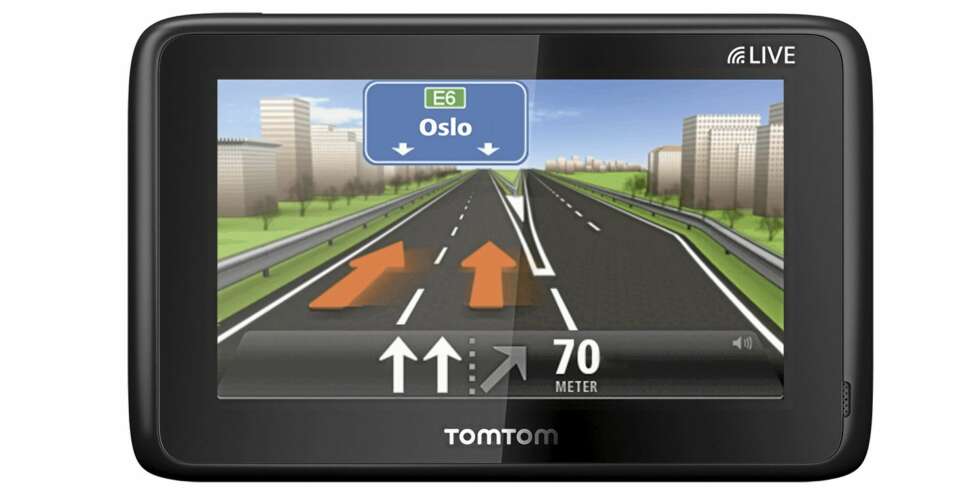SER KØEN: TomTom Go Live 1000 med HD Traffic får trafikkinformasjon fra andre enheter med systemet HD Traffic, og TomTom kan på den måten si fra om det er kø på din rute. SER KØEN: TomTom Go Live 1000 med HD Traffic får trafikkinformasjon fra andre enheter med systemet HD Traffic, og TomTom kan på den måten si fra om det er kø på din rute.