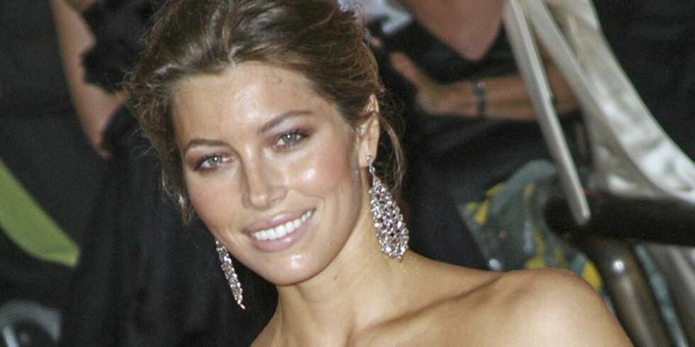 EKTE STJERNE: Jessica Biel treffer midt i blinken på Costume Institute Gala. EKTE STJERNE: Jessica Biel treffer midt i blinken på Costume Institute Gala.