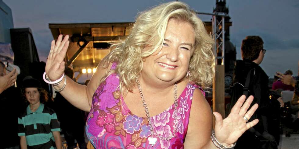 FLØRT PÅ PARKETTEN: Hilde Skovdahl inviterer single til å speed-danse og kanskje finne seg en ny hjertevenn. FLØRT PÅ PARKETTEN: Hilde Skovdahl inviterer single til å speed-danse og kanskje finne seg en ny hjertevenn.
