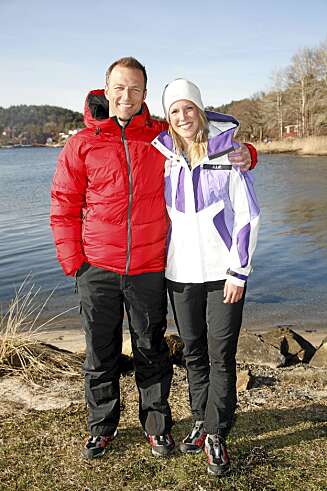 HARDHAUS: Julie Torp Halbakken kjemper hardt i «71¿ nord». Her med programleder Tom Stiansen. HARDHAUS: Julie Torp Halbakken kjemper hardt i «71¿ nord». Her med programleder Tom Stiansen.