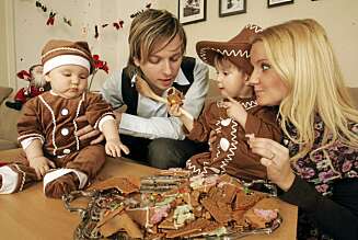 ALLE GODE TING ER TRE: Nicholas Carlie og kona Katrine tilbake i 2006. Nå er sønnene Dominique og Dennis blitt store, og på nyåret får de en liten søster i huset . ALLE GODE TING ER TRE: Nicholas Carlie og kona Katrine tilbake i 2006. Nå er sønnene Dominique og Dennis blitt store, og på nyåret får de en liten søster i huset .