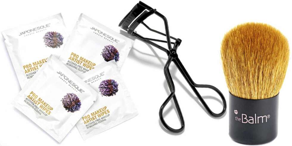 FRA VENSTRE: Japonesque Pro Makeup Artist Wipes (kr 115 for 20 stk.), Bobbi Brown Eye Lash Curler (kr 150), The Balm Mini-kabuki Brush (kr 95). FRA VENSTRE: Japonesque Pro Makeup Artist Wipes (kr 115 for 20 stk.), Bobbi Brown Eye Lash Curler (kr 150), The Balm Mini-kabuki Brush (kr 95).