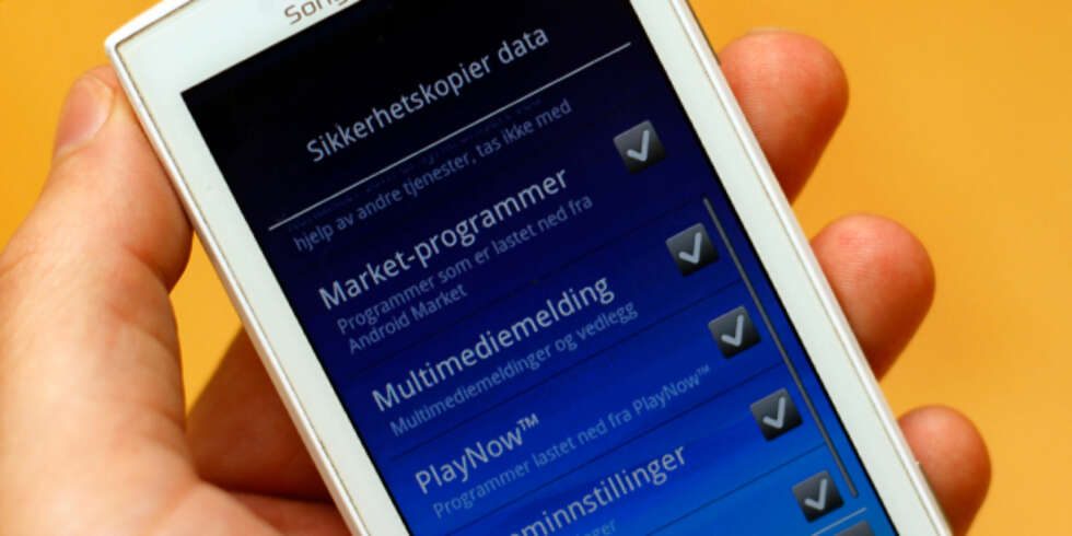 Det er enkelt å sikkerhetskopiere til minnekortet. Det er enkelt å sikkerhetskopiere til minnekortet.