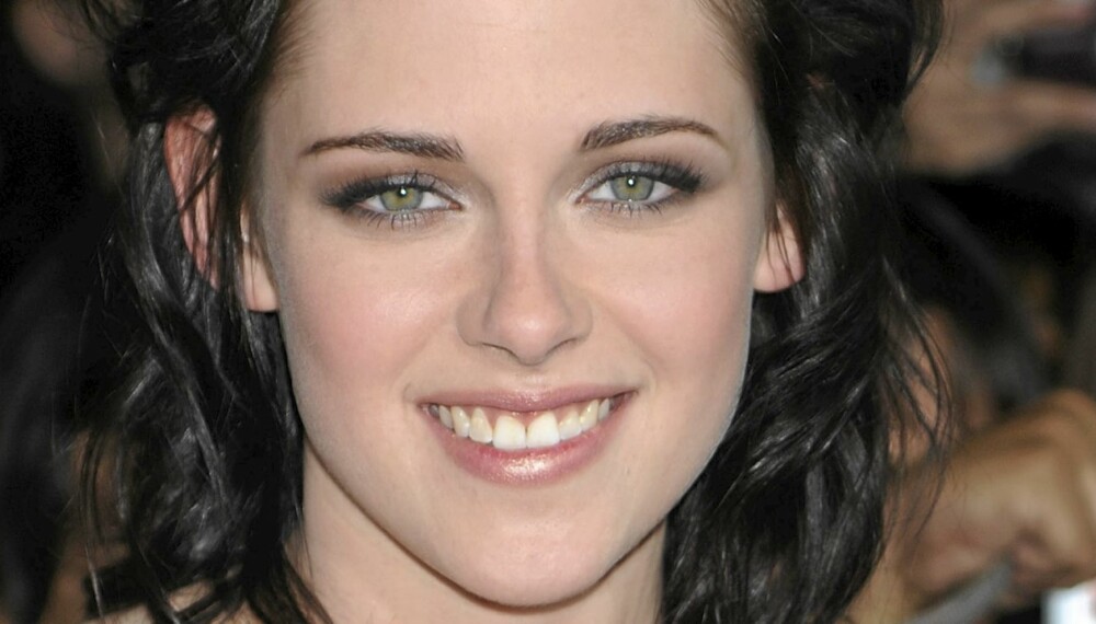 KRISTEN STEWART: Kristen Stewart har en blek og ren hud, og ser strålende ut. KRISTEN STEWART: Kristen Stewart har en blek og ren hud, og ser strålende ut.
