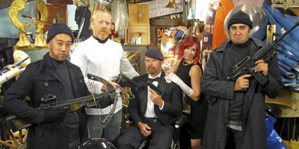 Mytebusterne (f.v.): Grant Imahara, Adam Savage, Jamie Hyneman, Kari Byron, Tory Belleci Mytebusterne (f.v.): Grant Imahara, Adam Savage, Jamie Hyneman, Kari Byron, Tory Belleci